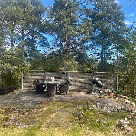 Charmigt Hus Pa Vindoe Villa Stockholm Bagian luar foto